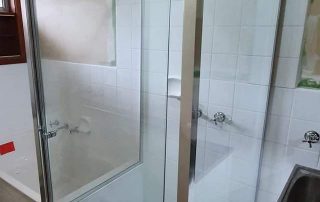 bath shower screens installation